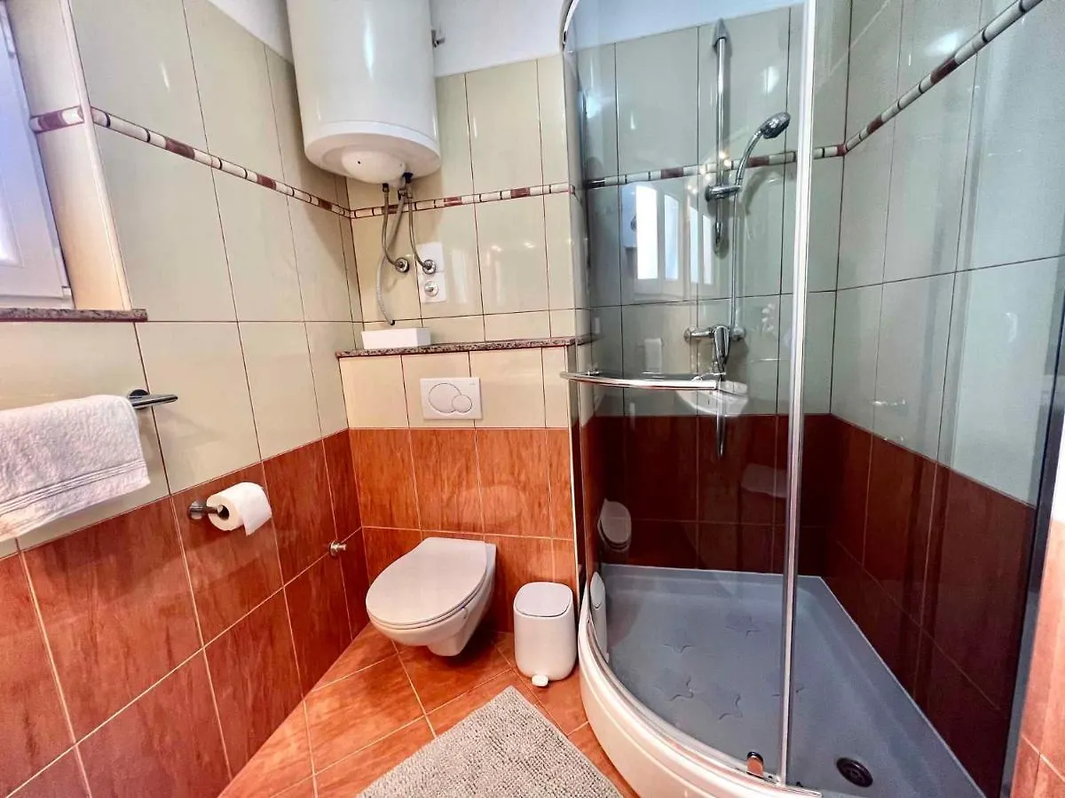 Apartment In Crikvenica 44144