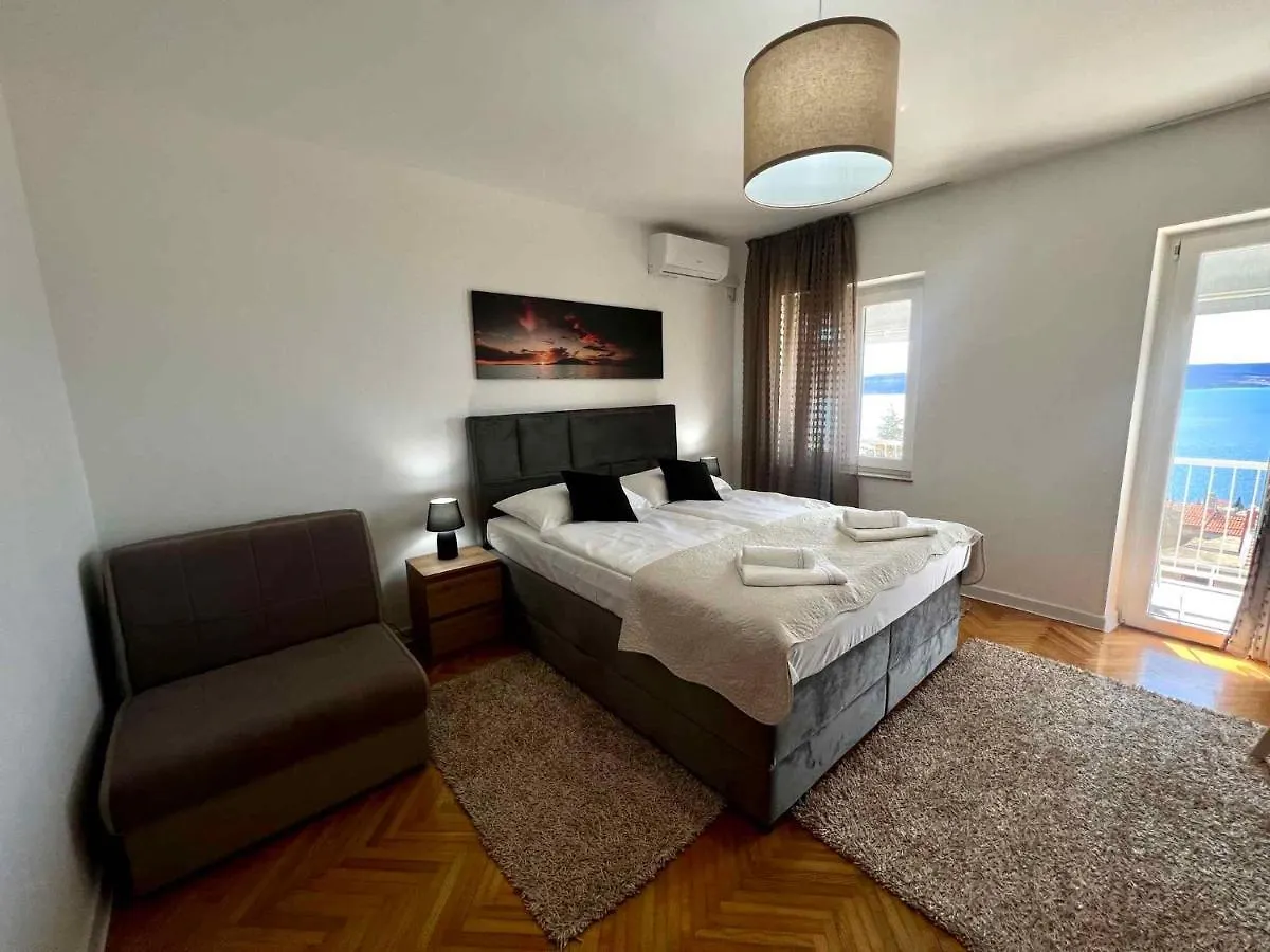 Apartment In Crikvenica 44144