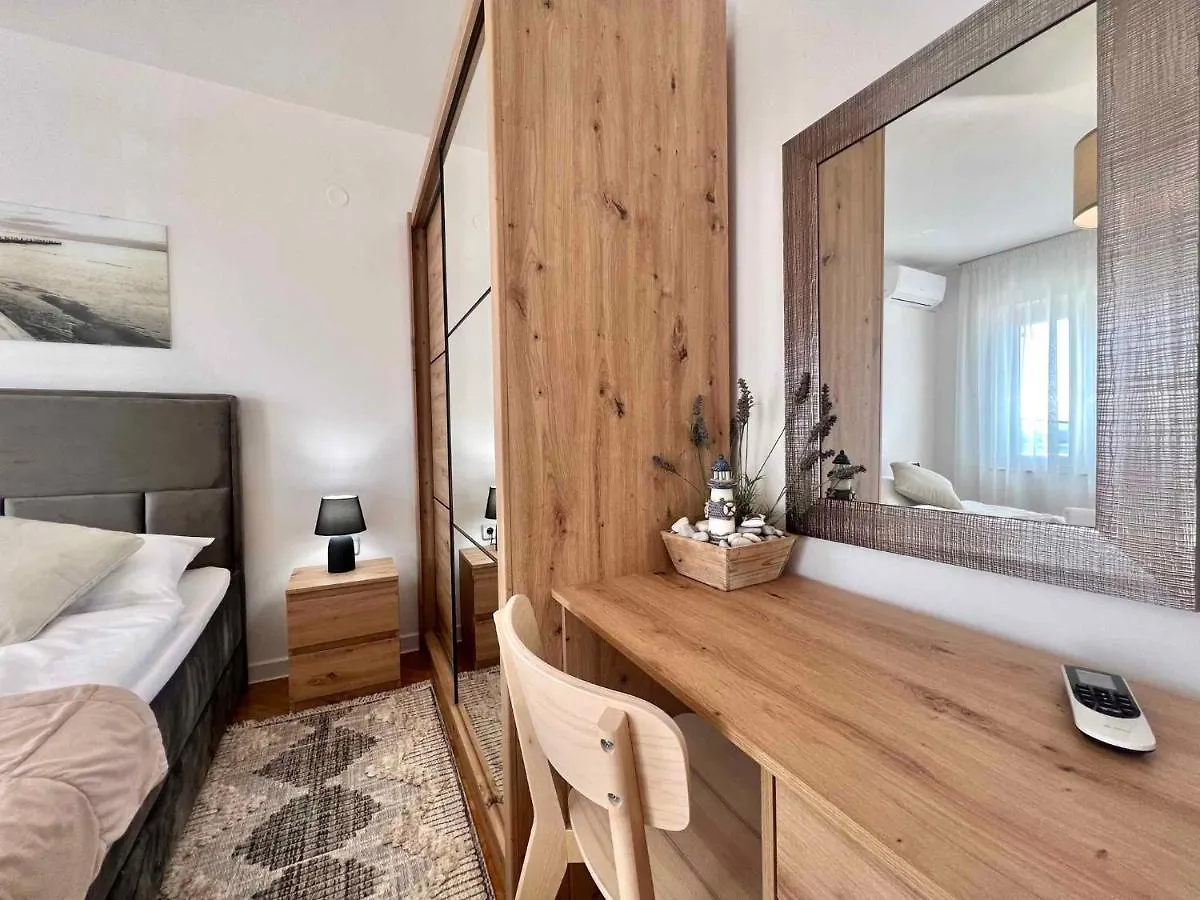 Apartment In Crikvenica 44144