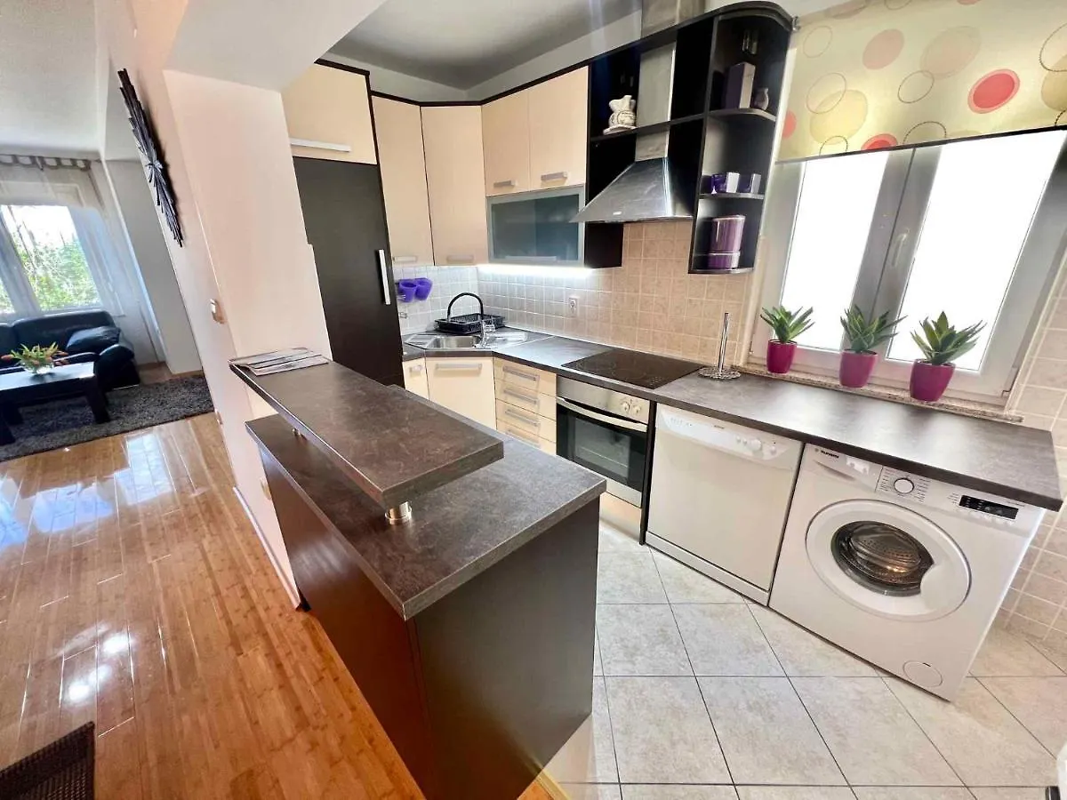 Apartment In Crikvenica 44144