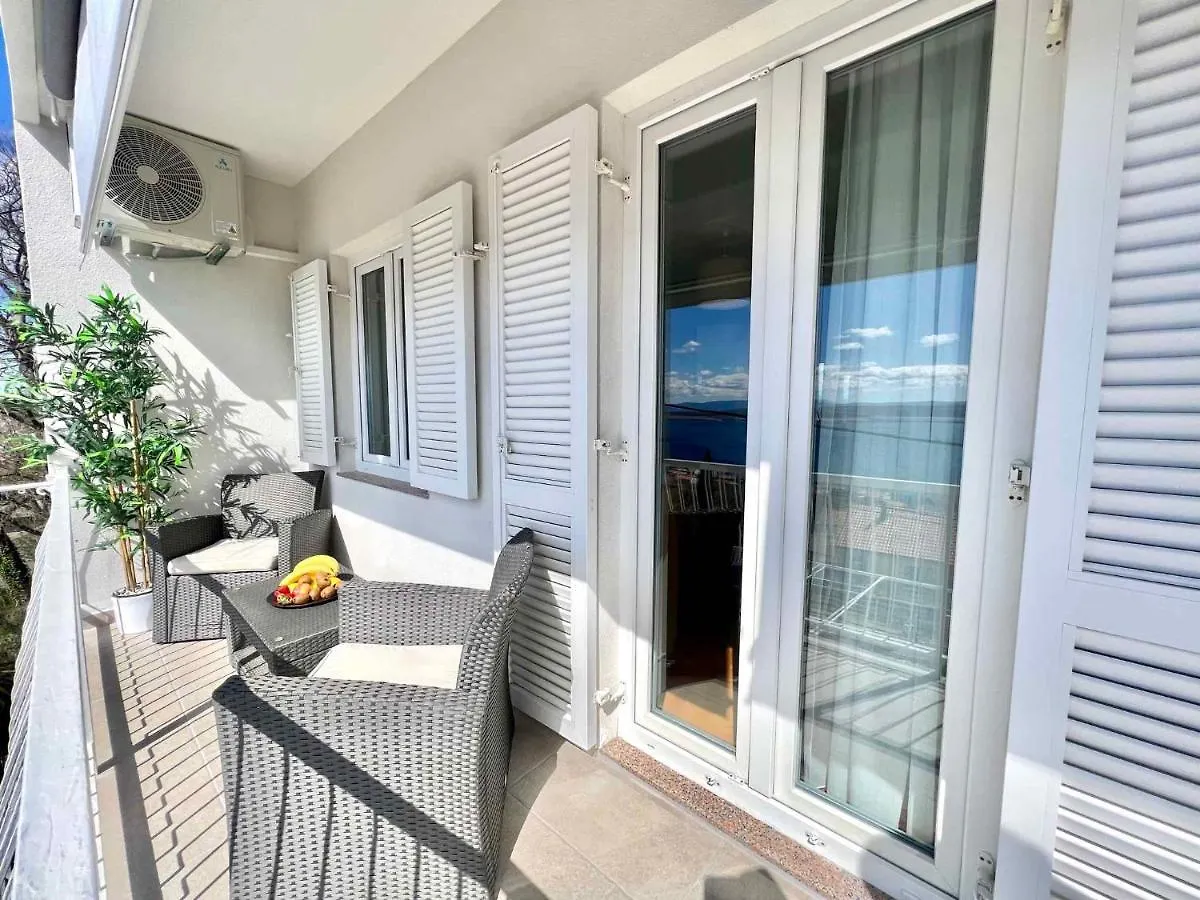 Apartment In Crikvenica 44144