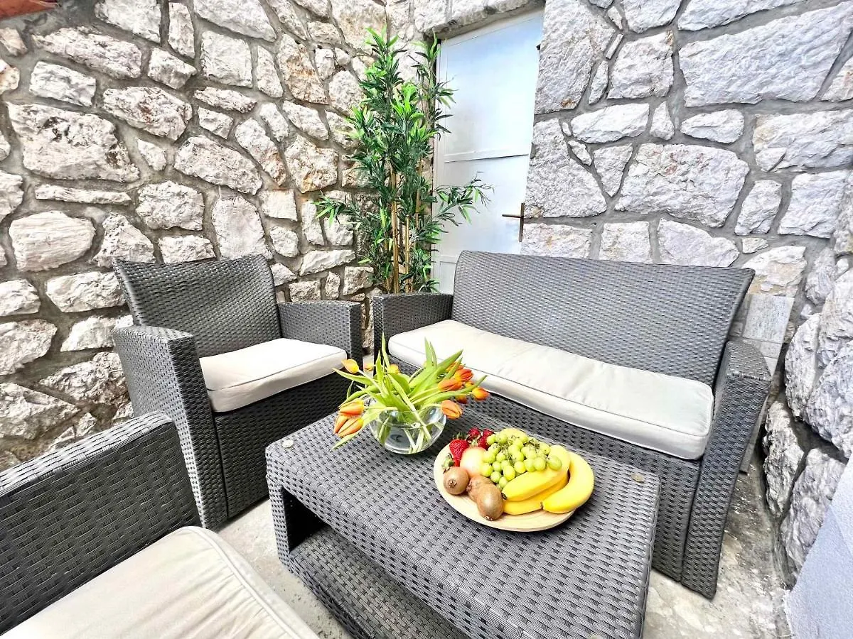 Apartment In Crikvenica 44144